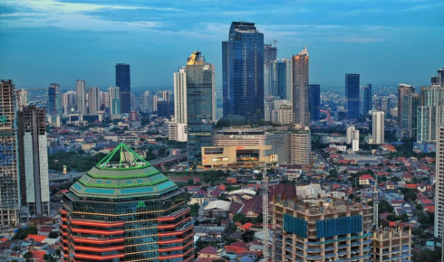 book Jakarta flights via Traveloka